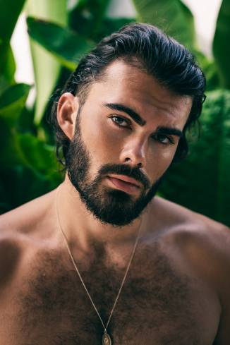 Model Dustin J.