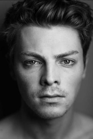 Model Niklas M.
