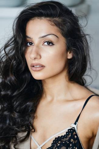 Model Cansu Ö.