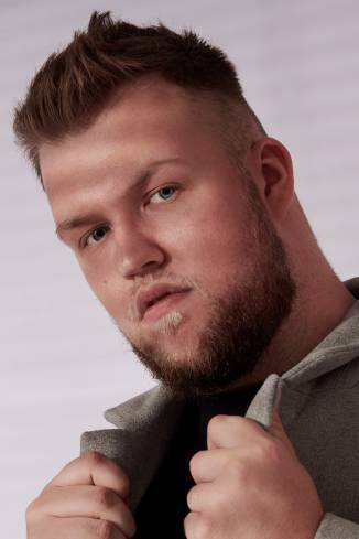 Model Andreas K.