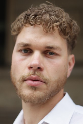 Model Jonas A.