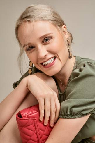 Model Kim W.