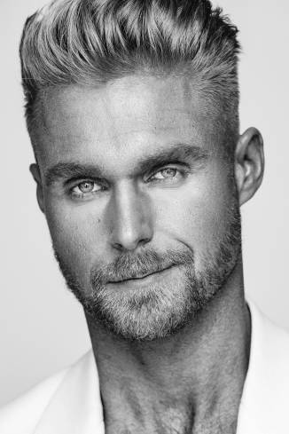 Model Pascal M.