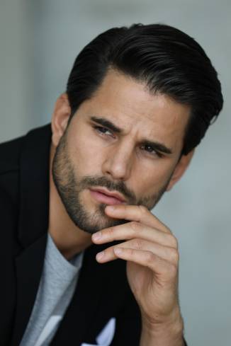 Model Yves-Len U.
