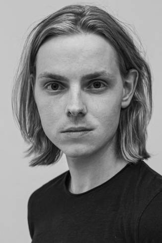 Model Niklas M.
