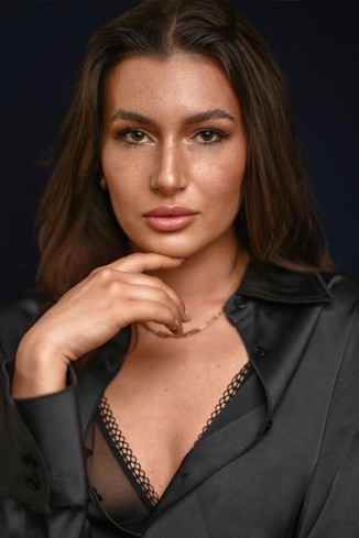Model Vivian Mia W.