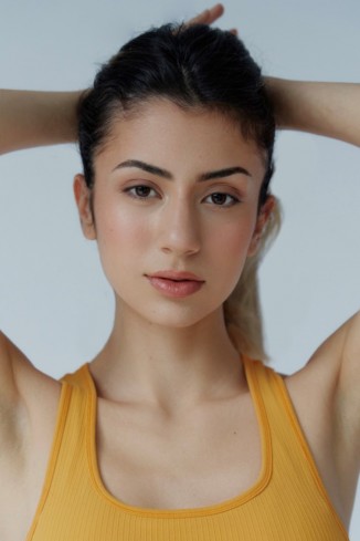 Model Lina R.