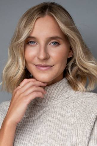 Model Zenzi P.