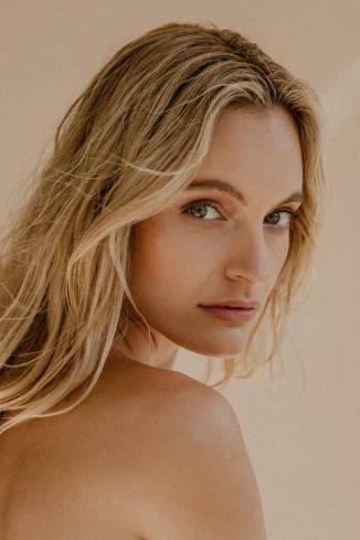 Model Lovis Lena L.