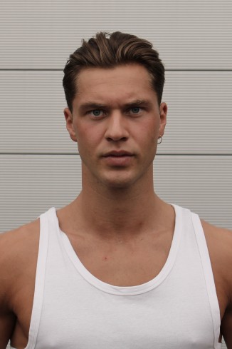 Model Johannes L.