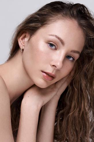 Model Felicia O.