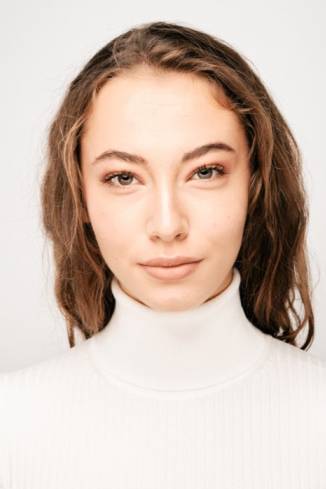 Model Camila H.