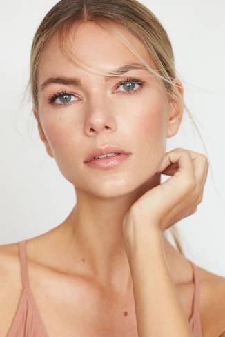 Model Ramona M.