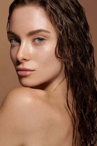 Model Yvonne S.