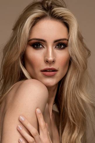 Model Jennifer Loretta S.