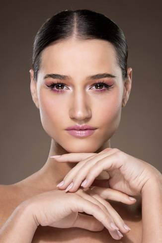 Model Clara O.