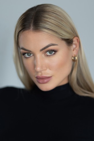 Model Sarina M.