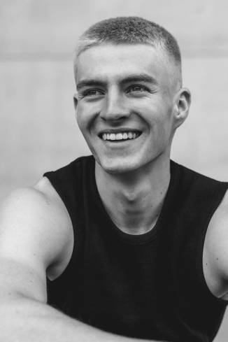 Model Leonard K.