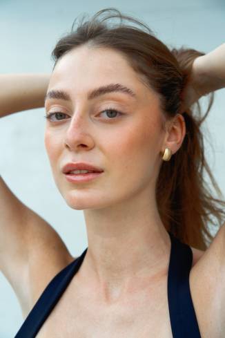 Model Arnisa H.