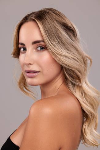 Model Mandy B.